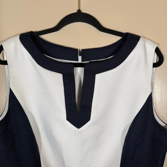 Tahari Arthur Levine Sleeveless Sheath Career Dress White Navy Colorblock 14 - Picture 3 of 8
